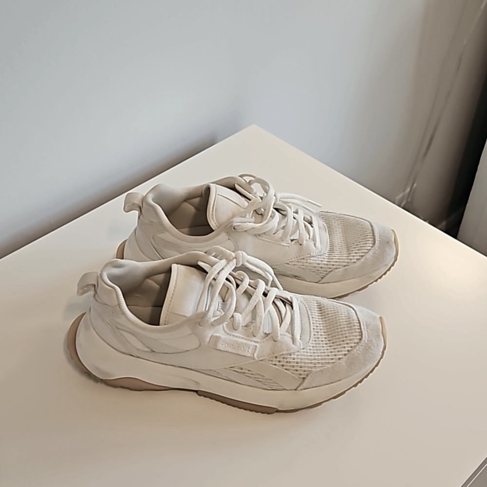 Reebok Sneakers